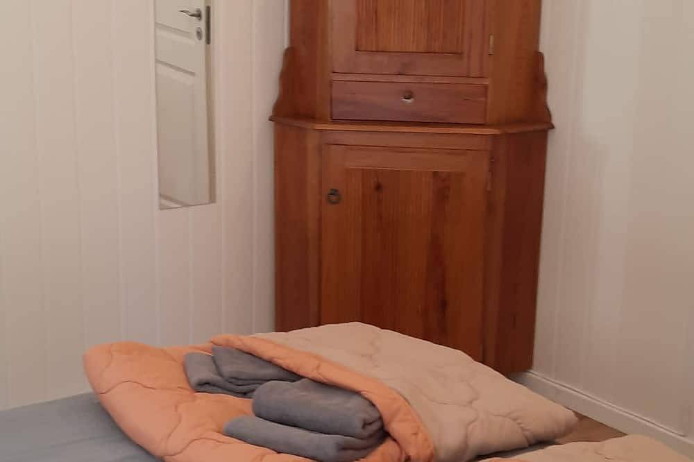 Rosa's Stuga, ein schönes Haus für zwei Personen inmitten wunderschöner Natur. in Värmland