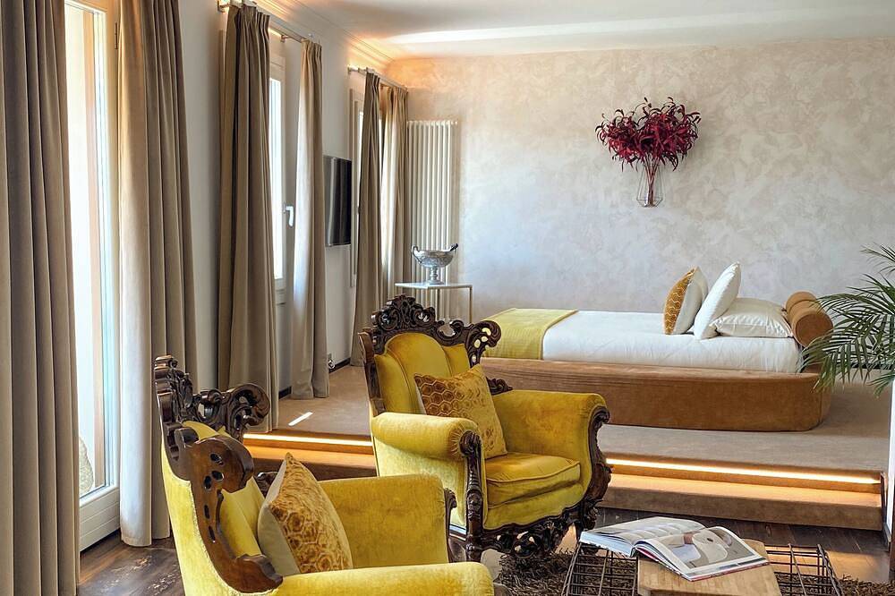 Apartamento entero, Suite Ametista con vista panorámica al canal y balcón. in Murano, Provincia de Venezia