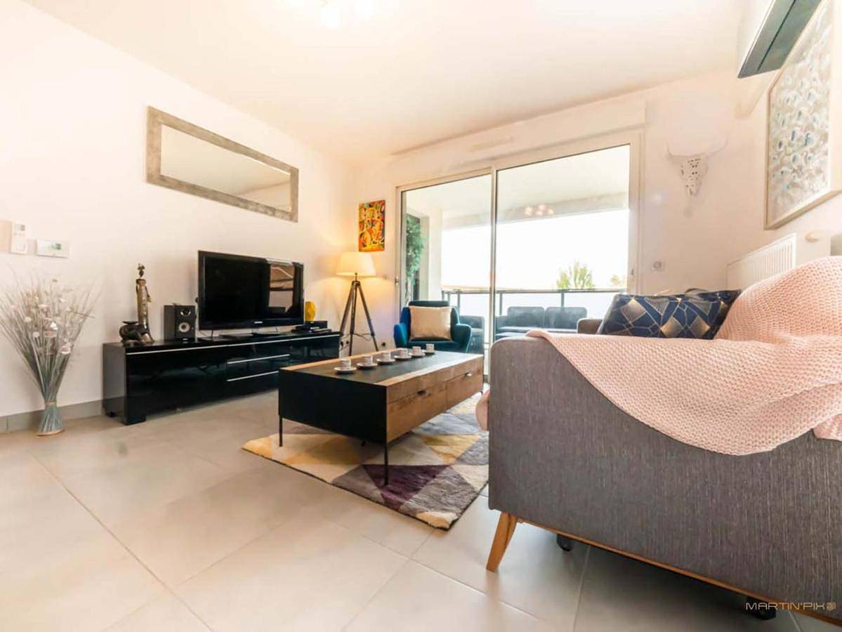 Appartement entier, Two-Bedroom Deluxe Apartment with Balcony in Le Crès, Côte méditerranéenne (France)
