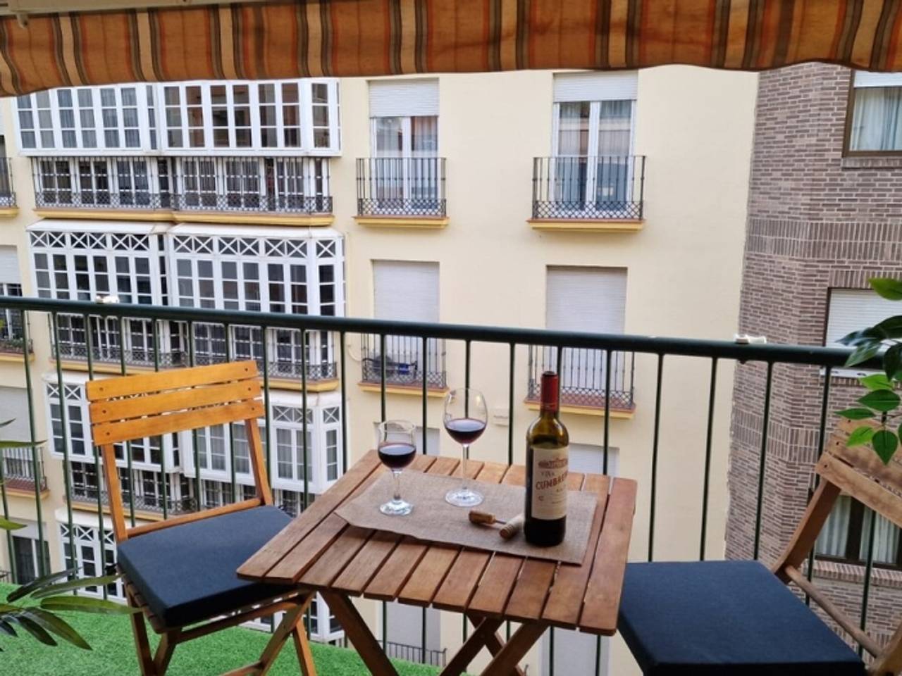 Entire apartment, Spacious apartment in city center in Granada, Granada Province