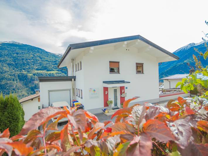 Ferienwohnung für 5 Personen, mit Balkon in Wenns
