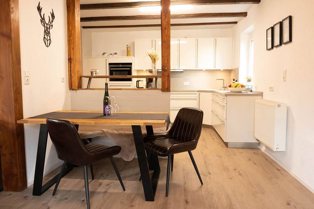 Ganze Wohnung, Rhön und Relax, loftähnliche Wohnung mit überdachter Terrasse und Garten in Wildflecken, Rhön-Bayern