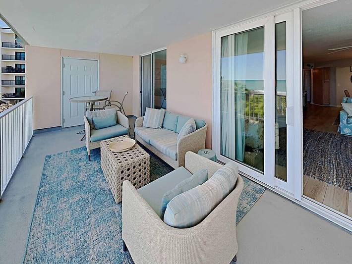 Vacation rental for 8 people, with balcony and hot tub as well as pool in Litchfield