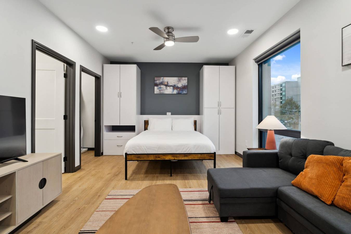 Entire studio, Cozysuites Mass w parking lounge roof deck 9 in Indianapolis, Indiana