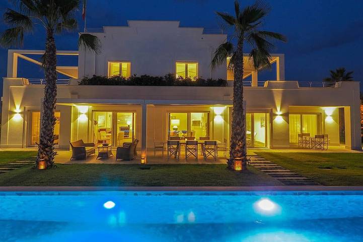 Villa für 12 Personen, mit Whirlpool und Garten sowie Terrasse - 1