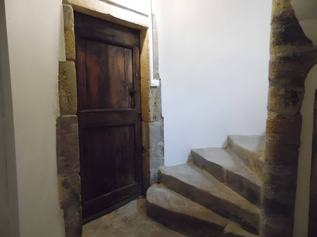 Bed and Breakfast „Chambre Haute“ mit privatem Garten und Wlan in Saint-Germain-Lembron, Besse-et-Saint-Anastaise und Umgebung