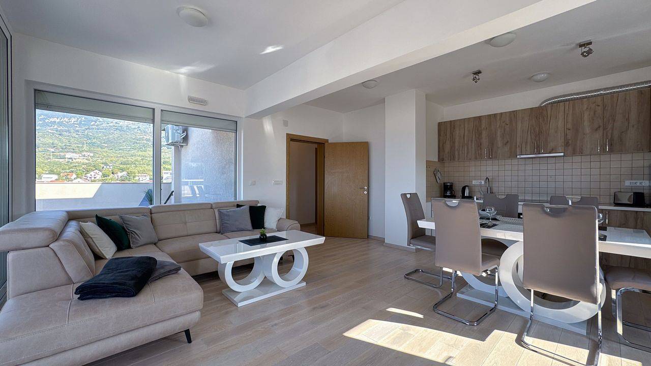 Entire holiday apartment, Ferienwohnung für 4 Personen (102 m²) in Dobra Voda in Dobra Voda, Montenegro