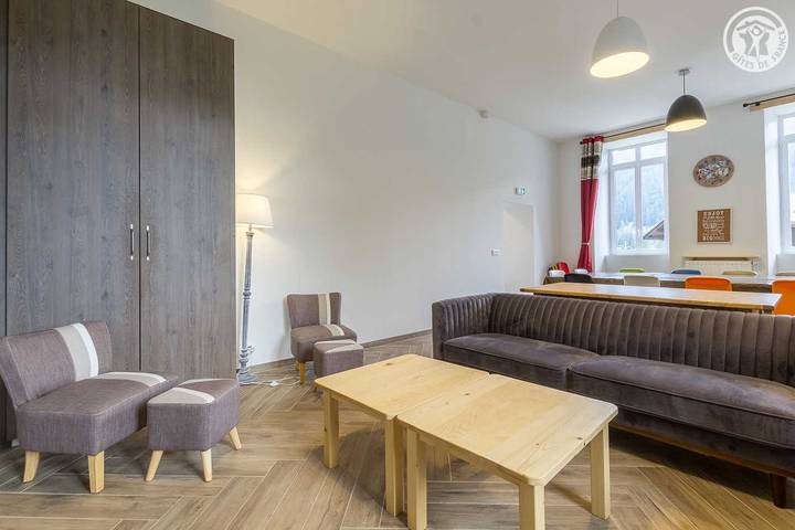 Gîte pour 15 personnes, avec terrasse dans Arêches - 3