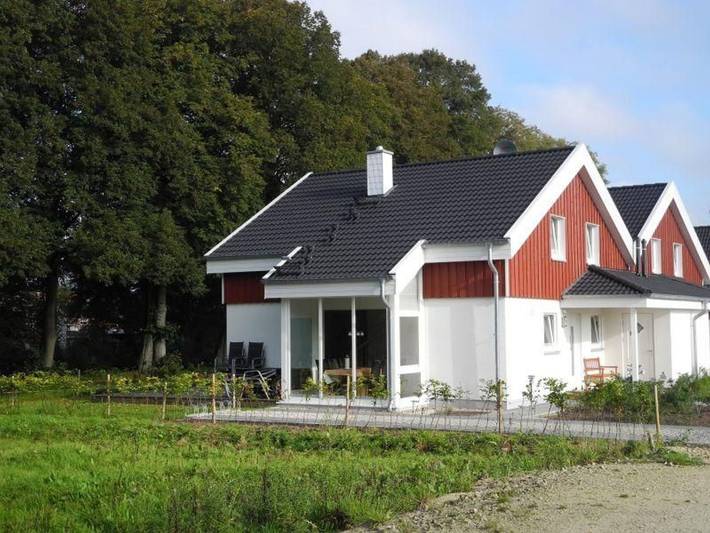 Ferienhaus für 8 Personen, mit Sauna und Terrasse sowie Whirlpool, mit Haustier