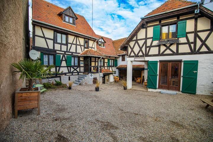 Gîte pour 15 personnes, avec terrasse, animaux acceptés à Dieffenthal