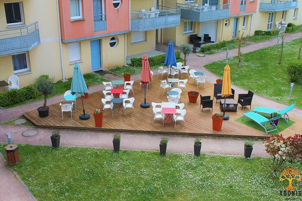 Great Amenities! Parking, Pool, Pets Allowed! Close to Maisy Battery! in Saint-Benoît-de-l'Aure, Región de Bayeux