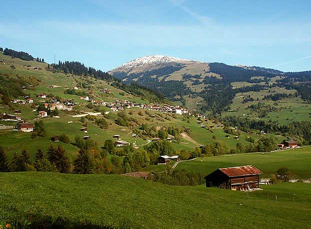 Ganze Ferienwohnung, Ferienwohnung Spilgè 9 Sgier, Andiast - 4.5 Zimmer Ferienwohnung für max. 8 Pers. im 1. Og in Andiast, Alpenarena