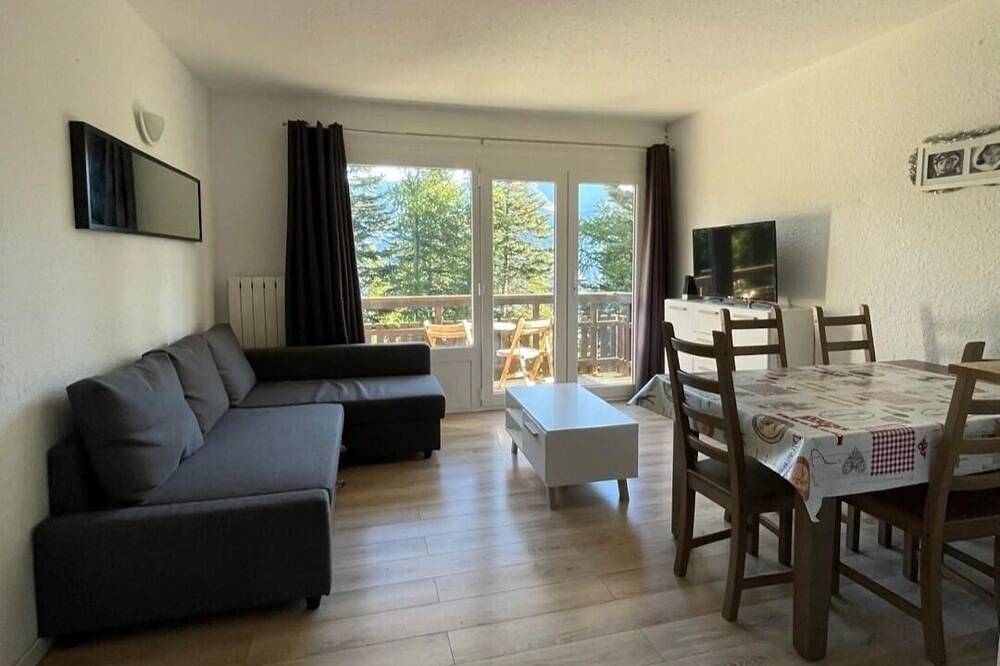 Appartement entier, Praloup 1600 balcon vue magique sur forêt in Pra-Loup, Parc national du Mercantour