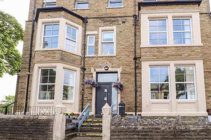 Holiday rental for 20 people, with garden, with pets in Morecambe