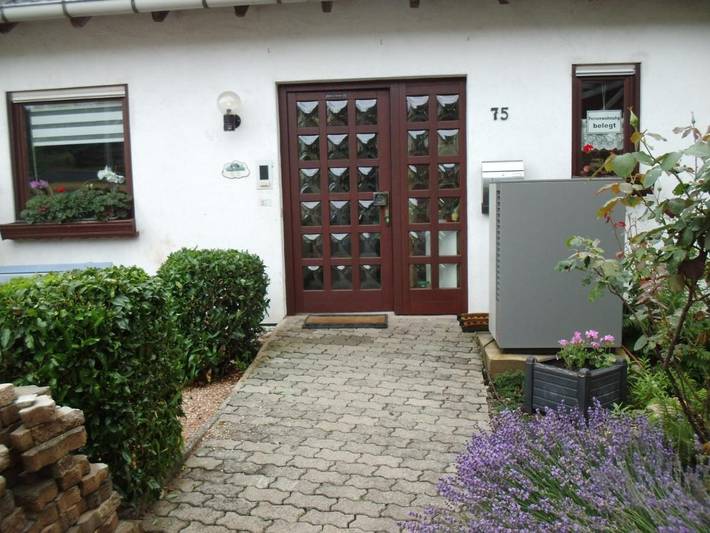 Ferienwohnung für 6 Personen, mit Balkon und Terrasse sowie Garten und Ausblick