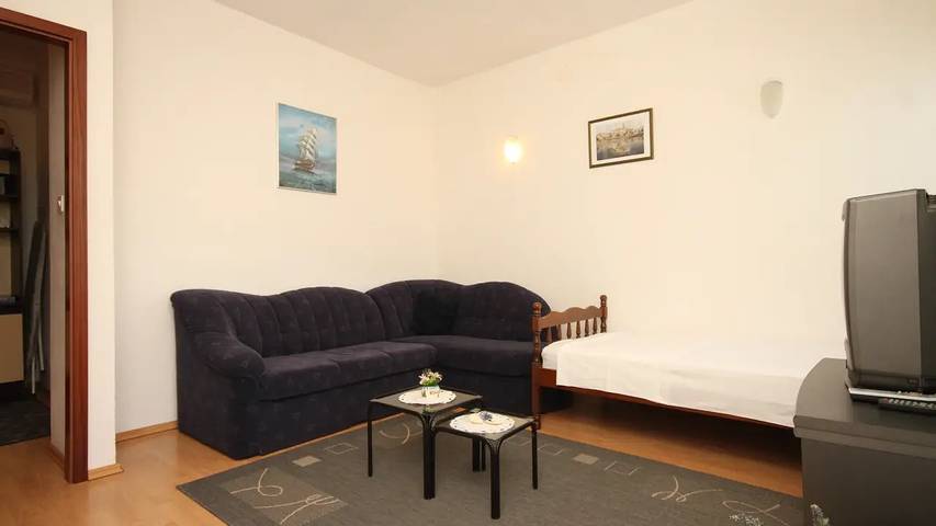 Gîte pour 4 personnes, avec terrasse dans Lastovo - 3