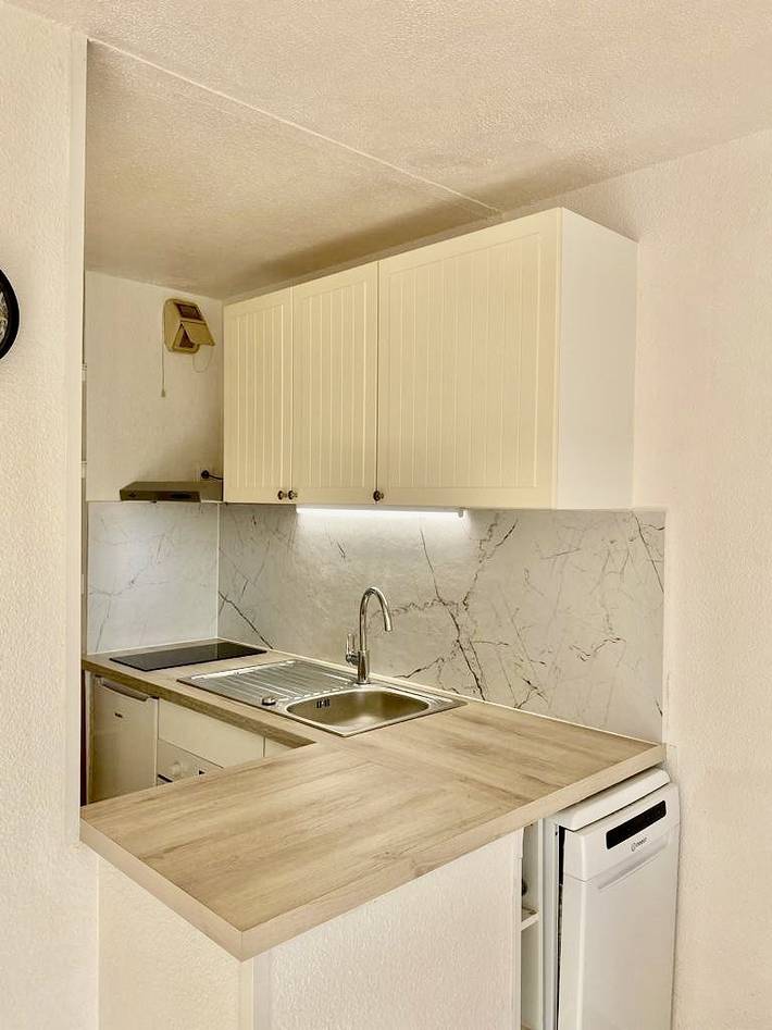 Gîte pour 3 personnes, avec jardin ainsi que terrasse et piscine à Saint-Raphaël - 4