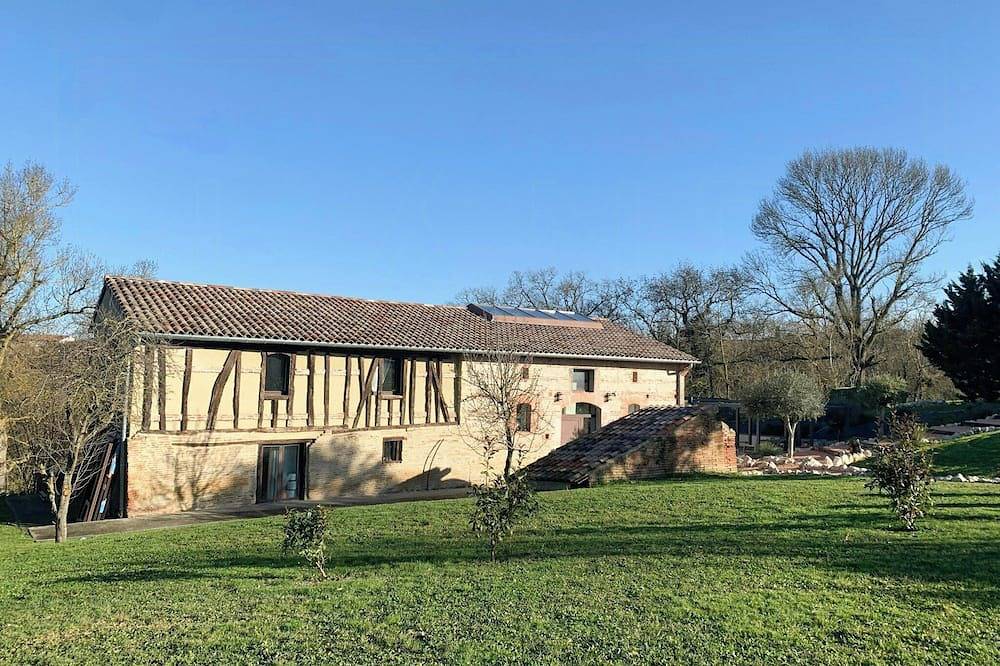 Ferme restaurée près de Toulouse avec piscine in Aignes, Lauragais