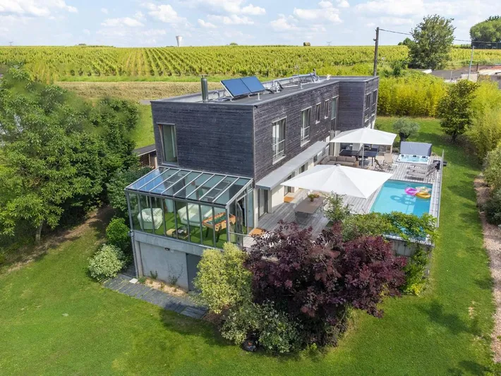 Chalet para 12 personas, con piscina además de jacuzzi y jardín, Se admiten mascotas - 1