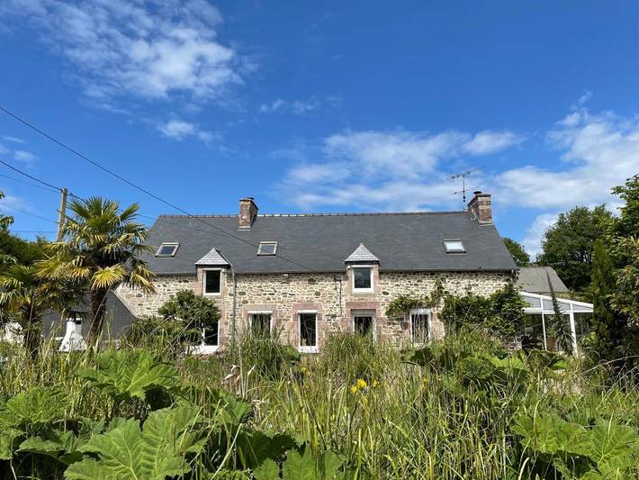 Location de vacances pour 8 personnes, avec Terrasse et Jardin ainsi que Piscine et Vue dans Fort La Latte