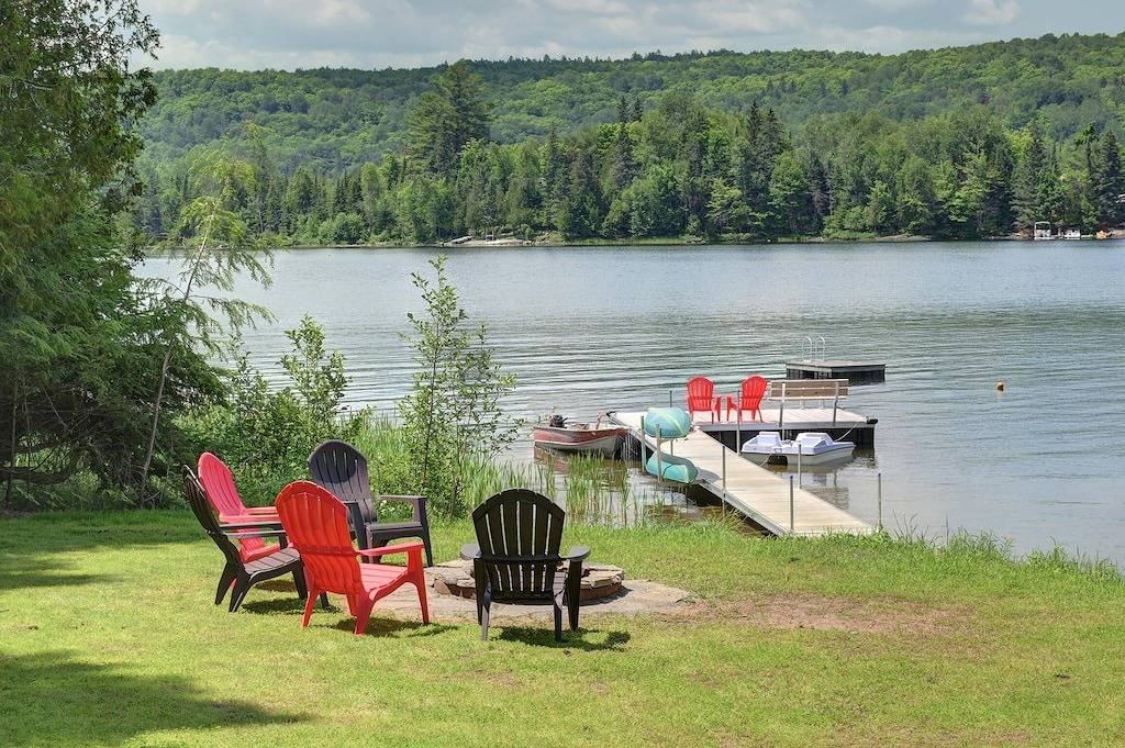 Beautiful waterfront cottage in Labelle, Québec