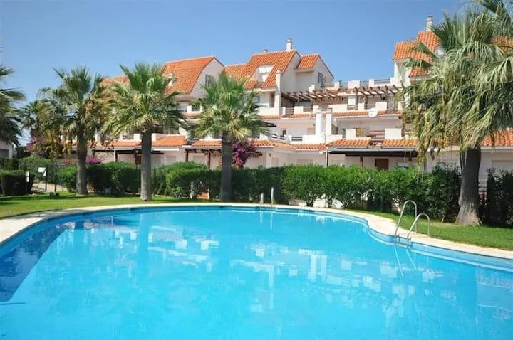 Apartamento de vacaciones para 6 personas, con terraza además de vistas y piscina, Se admiten mascotas - 1