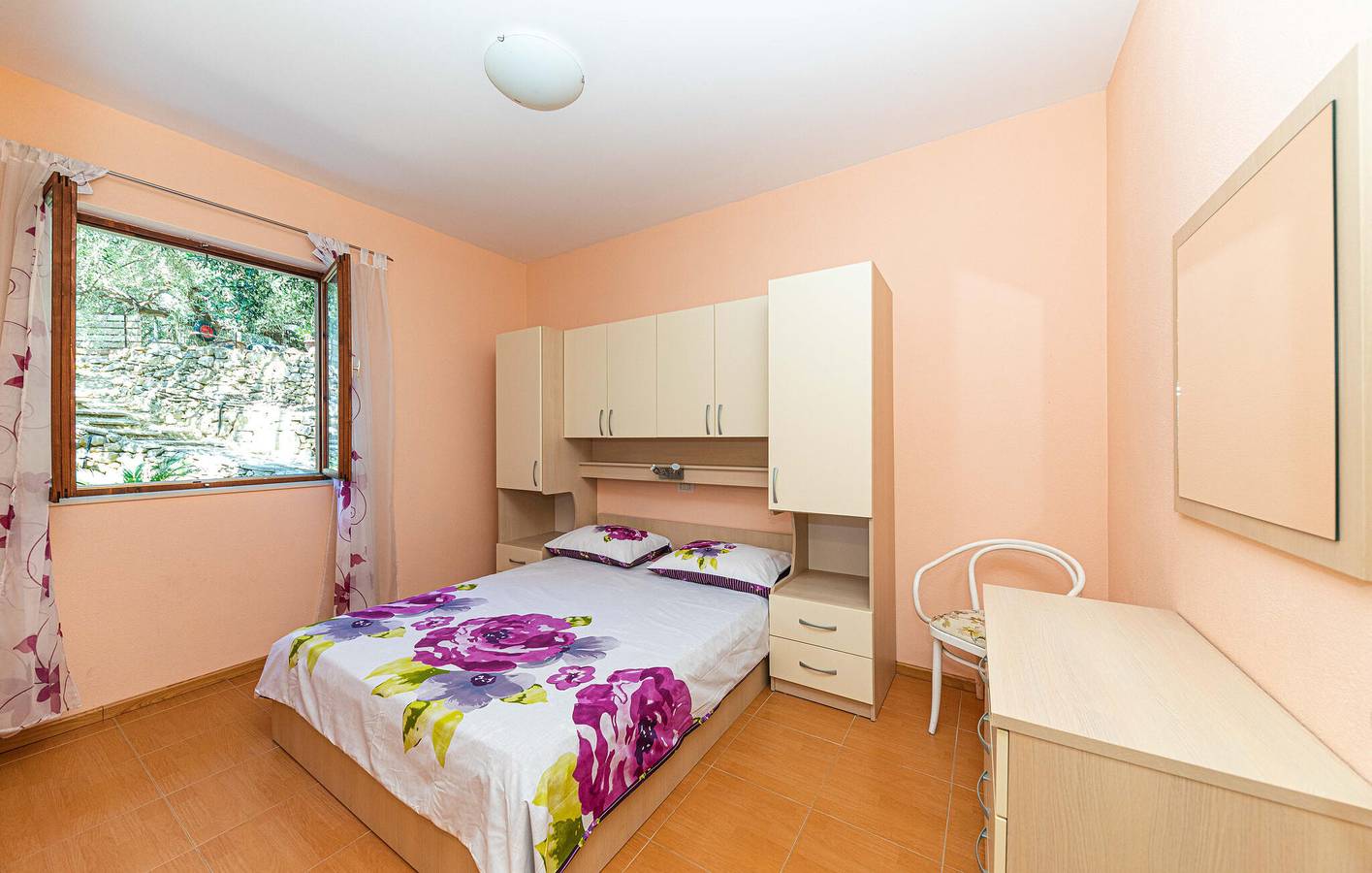 Ganze Ferienwohnung, Ferienwohnung für 3 Personen mit Garten in Makarska, Makarska Riviera