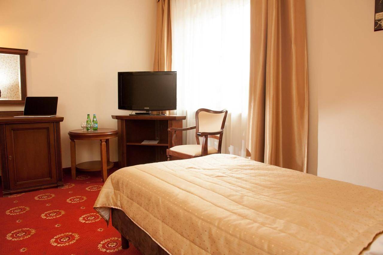 Double Room in Wawer, Warszawa