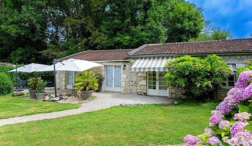 Gîte pour 2 personnes, avec piscine à Lanzac - 2