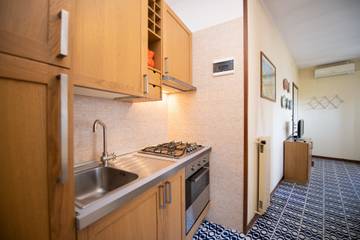 Holiday Rental for 5 People in Peschiera del Garda, Garda Mountains, Photo 2