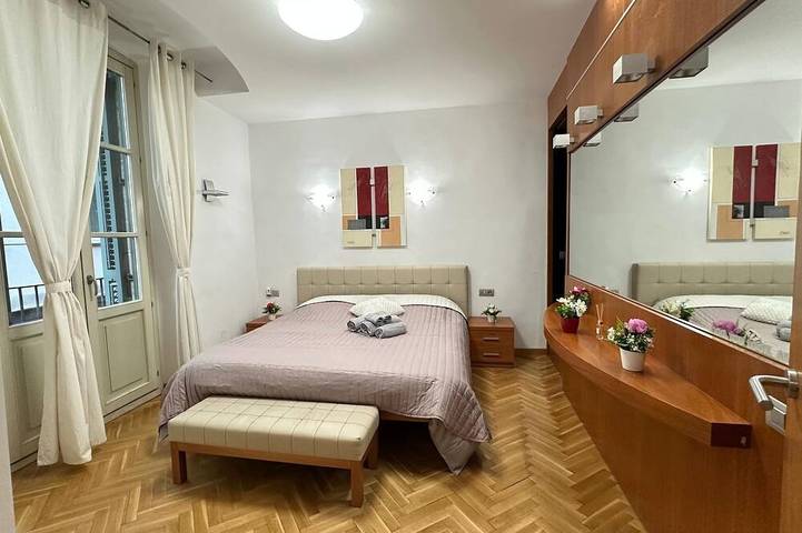Entire apartment, La rambla guest house 2025 in Barcelona Centre, Barcelona