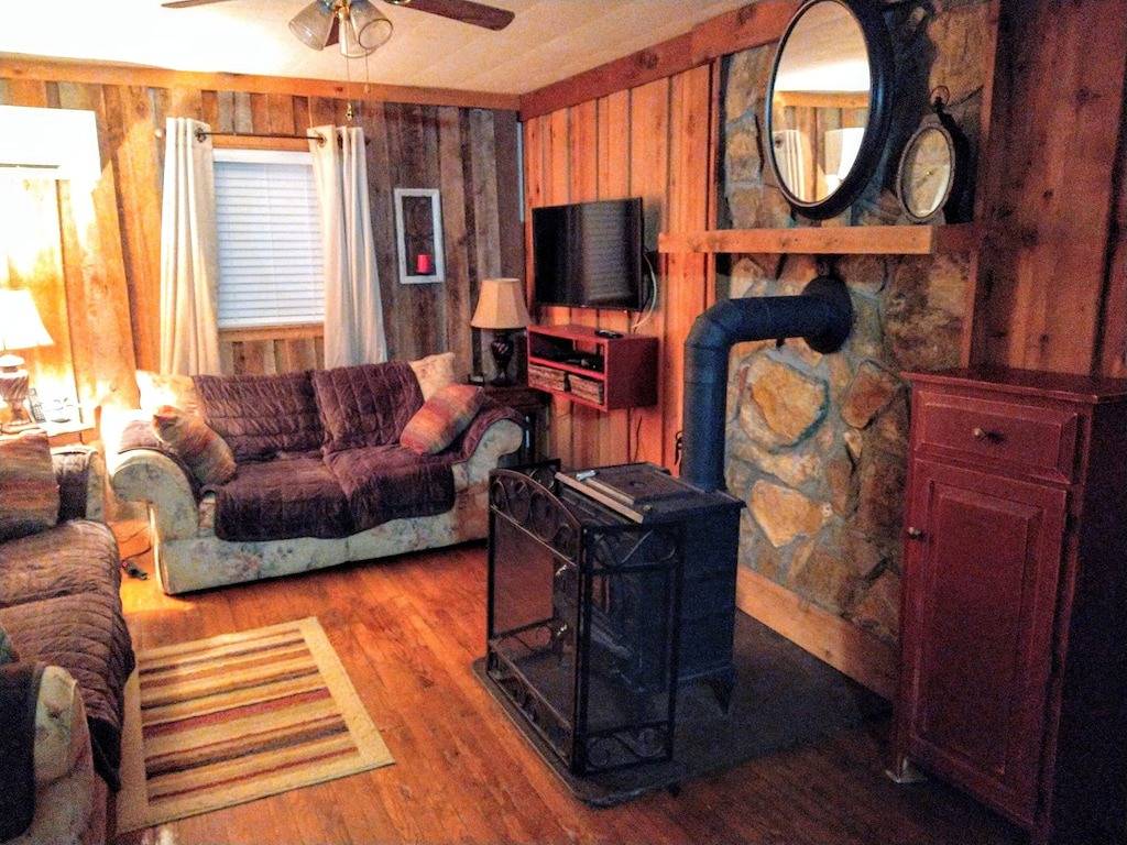 Creekside Hideout in Blue Ridge Parkway, Ashe County