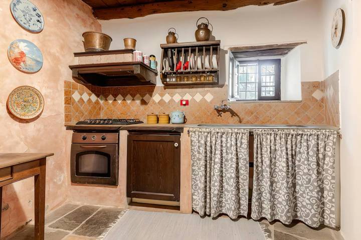 Casa medievale in pietra nella Garfagnana in San Romano in Garfagnana, Garfagnana