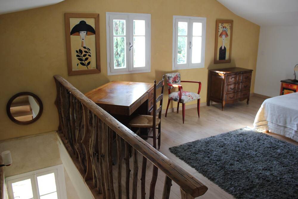 Charming ecological cottage in the middle of a large garden in Monteux, Vaucluse