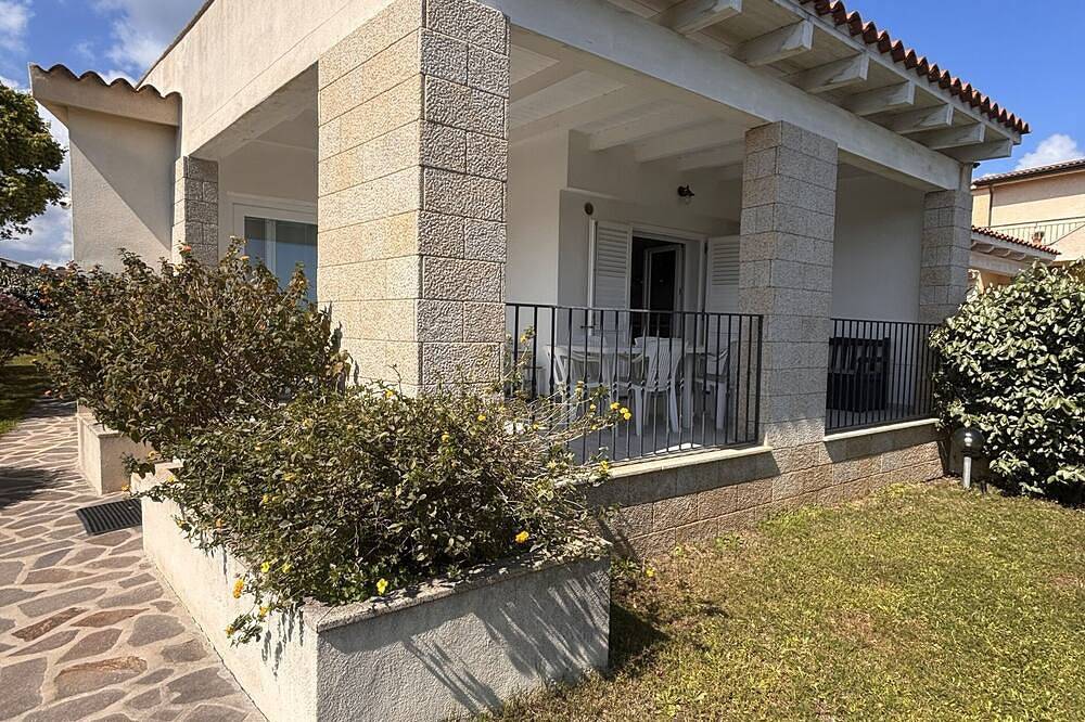 Ganze Wohnung, Wonderful two steps from the sea surrounded by greenery, reserved parking space. in Porto Ottiolu, Budoni