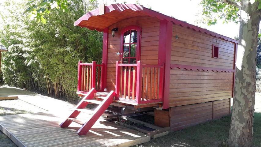 Location de vacances pour 4 personnes, avec jardin ainsi que vue et piscine à Barbentane - 4