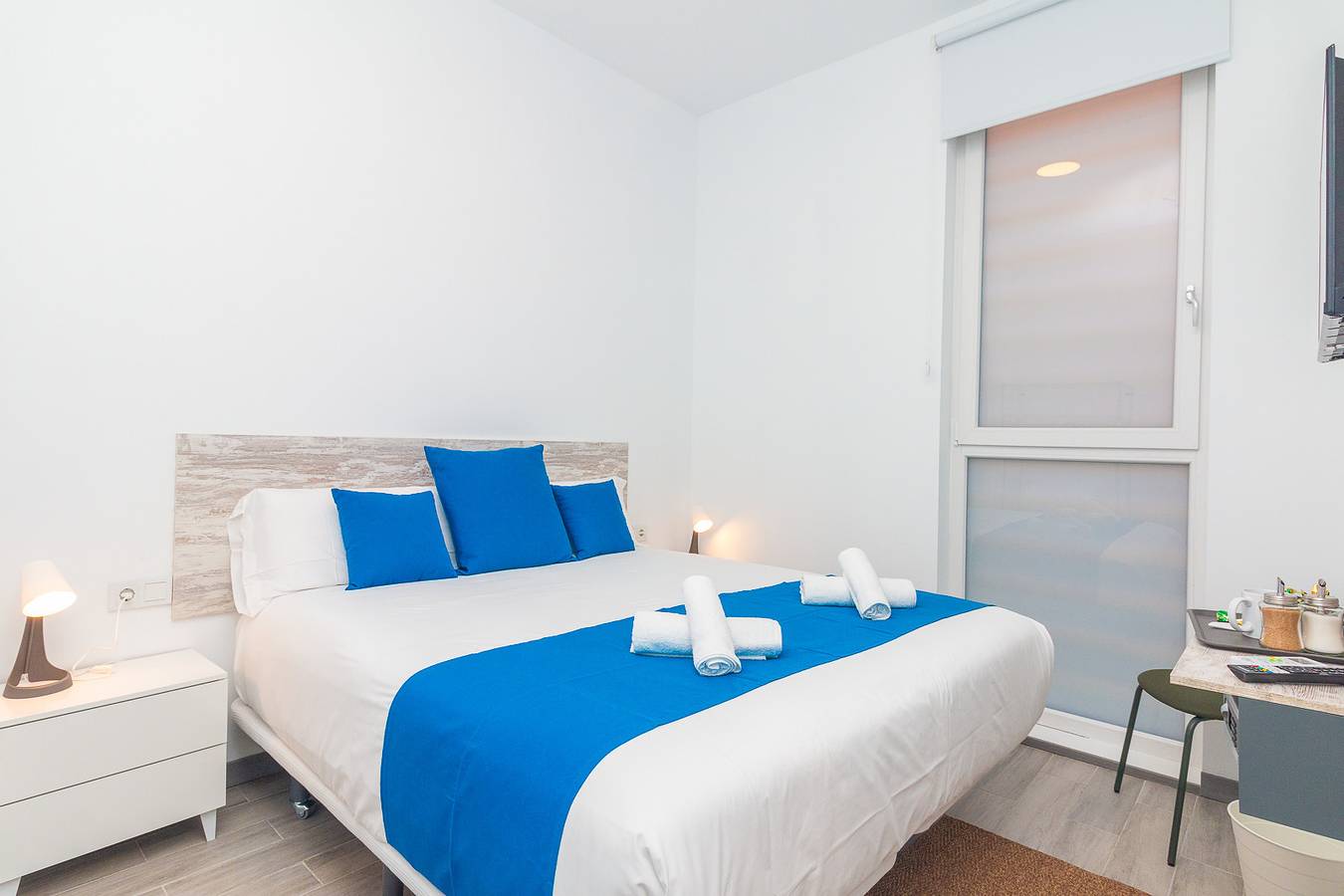 Cozy Valencia Pension with AC & Internet near River in l'Olivereta, Valencia