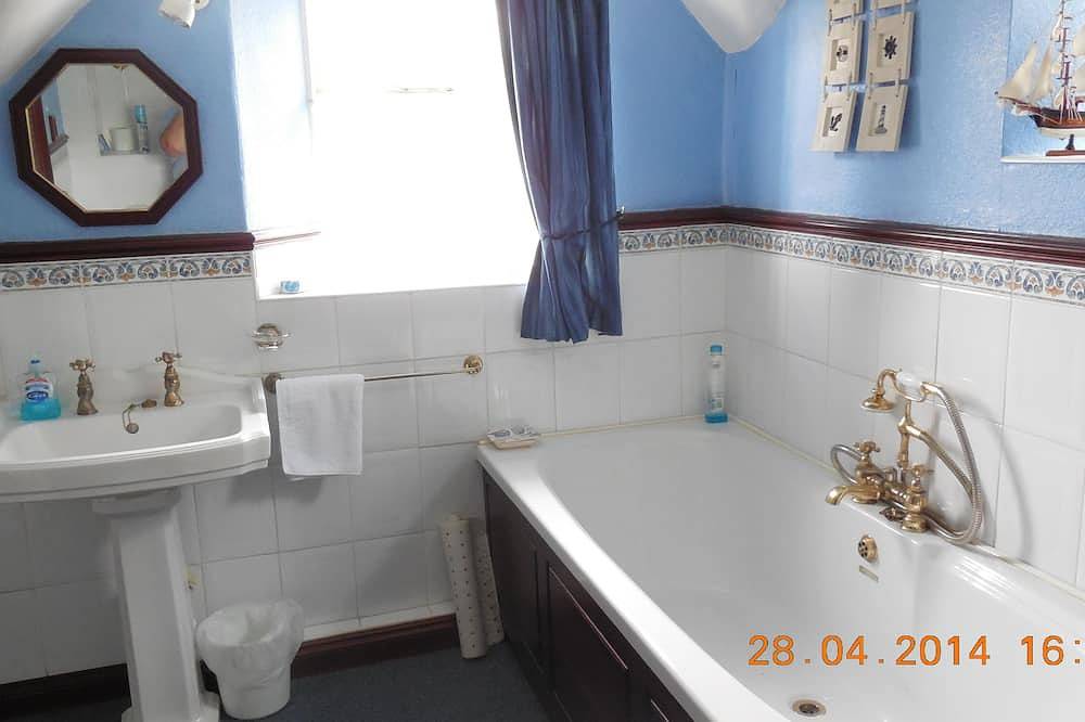 Beamed Rural Cottage in Secluded Area, Tranquil Retreat, Near Local Attractions in Barrow-in-Furness, Cumbria