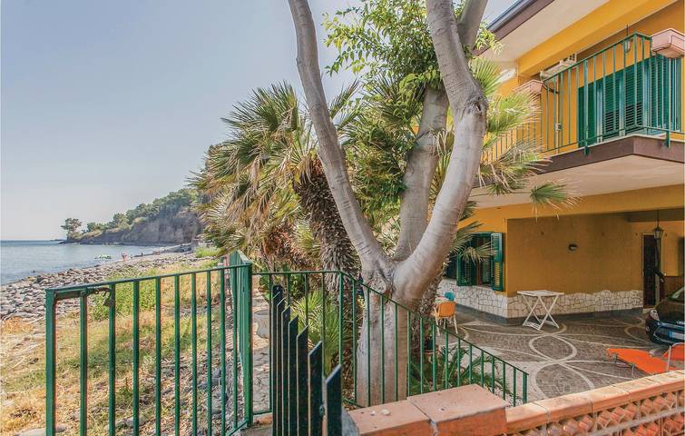 Casa vacanza per 4 persone, con Terrazza a Riposto