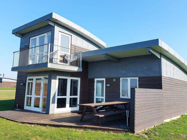 Ferieudlejning for 8 personer, med terrasse og sauna, husdyr tilladt i Fåborg