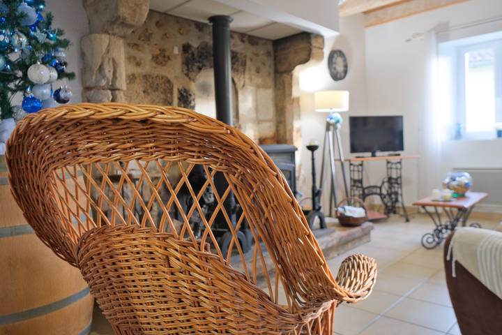 Gite Le Moutat-La Cave with Private Garden and Wi-Fi in Allemans, Périgord Vert