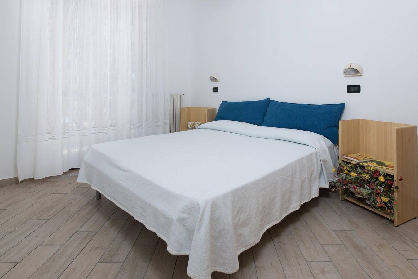 Apartamento vacacional entero, Apartamento con aire acondicionado para las vacaciones - Gran piscina con vistas al mar de la Riviera italiana in Pietra Ligure, Pietra Ligure Municipio