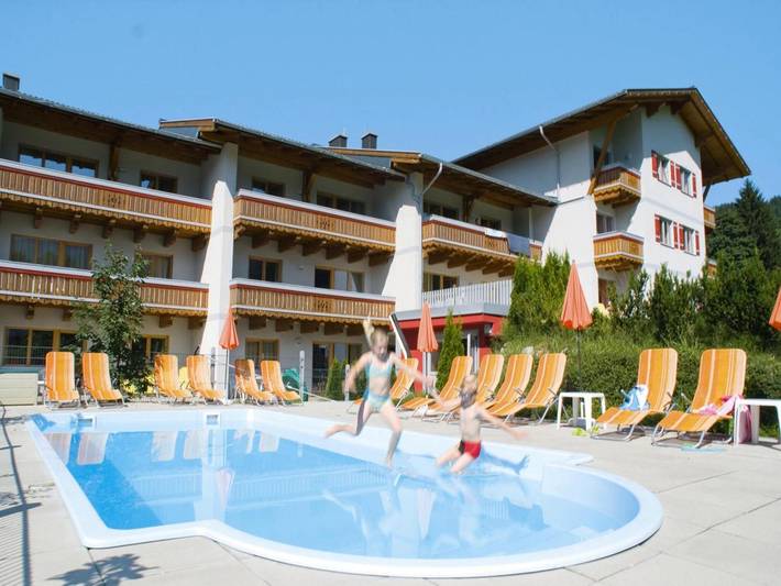 Ferienwohnung für 4 Personen, mit Balkon/Terrasse und Pool sowie Sauna in Altenmarkt im Pongau