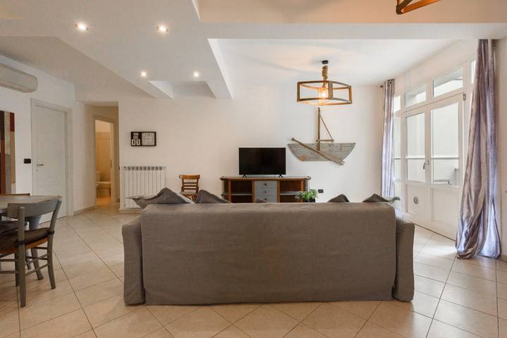 Ganze Wohnung, Ferienwohnung für 6 Personen mit Balkon/Terrasse in Pietrasanta, Italienische Riviera