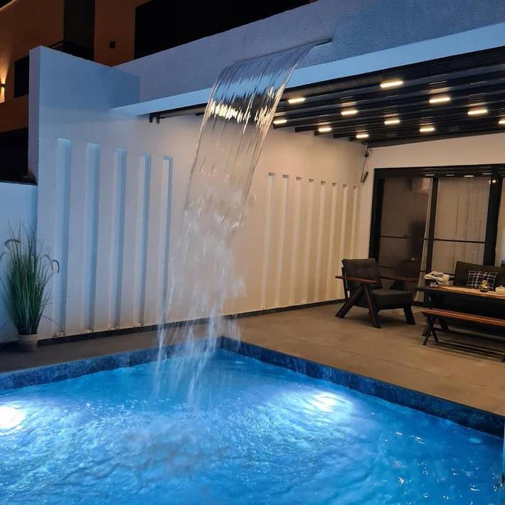 Villa für 12 Personen, mit Garten und Whirlpool sowie Pool in Kusadasi