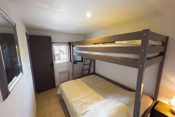 New ! Single-storey village house with garden and private parking in Saint-Saturnin-lès-Apt, Parque natural regional del Luberon