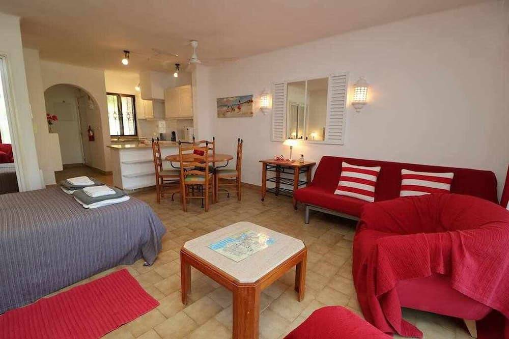 Appartamento intero, Studio Apartment with Swimming pool at São Rafael Beach - Albufeira in Albufeira, Distretto di Faro