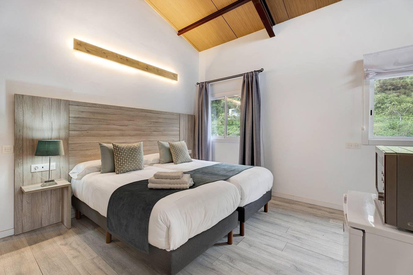 Appartement entier, Appartement de vacances 'Casa Lomo El Aire Flamboyan' avec vue sur la mer, piscine partagée et Wi-Fi in San Cristóbal de La Laguna, Tenerife du Nord