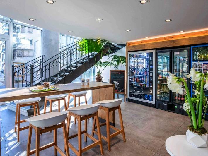 Hôtel pour 5 personnes, animaux acceptés dans Plage Fabron Bambou Nice