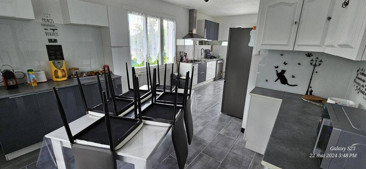 Three-Bedroom House in Coulanges-sur-Yonne, Région d'Auxerre